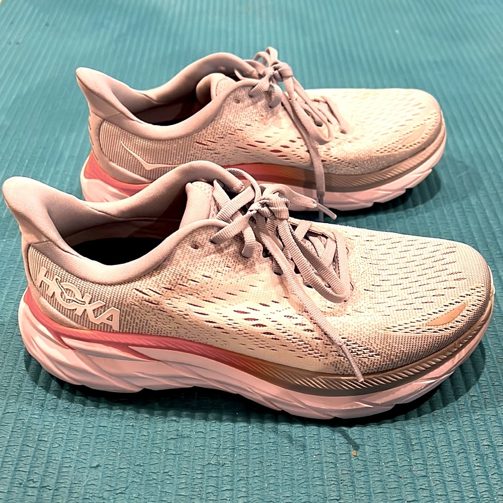 Hoka Clifton 8 Wide size 6.5 worn once! Like new!